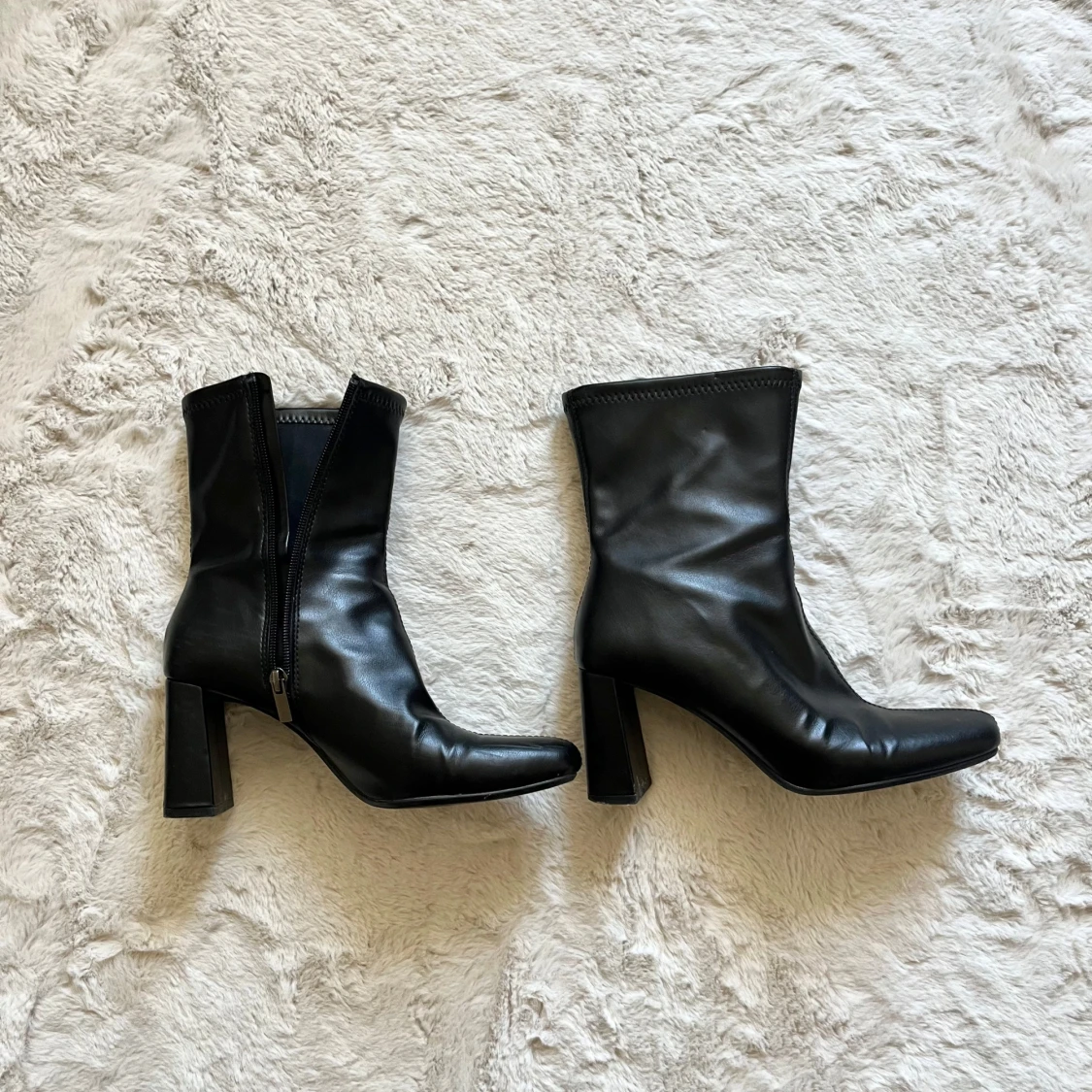 Svarta boots med dragkedja