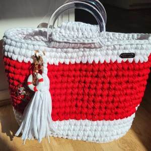 MARIN ELEGANS: Upptäck Min Nya stickade Väska. - Upptäck min helt nya stickade väska i vitt och rött  inspirerat av marinens värld: handgjord Sommar, Strand...