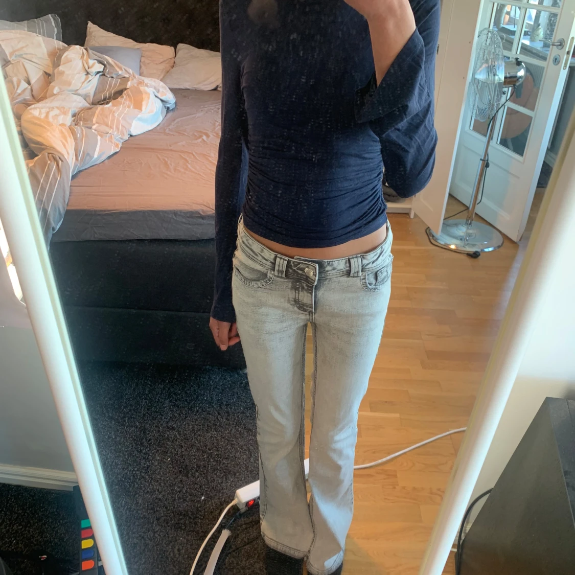 Grå bootcut jeans