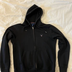Gant hoodie  - I perfekt skick.