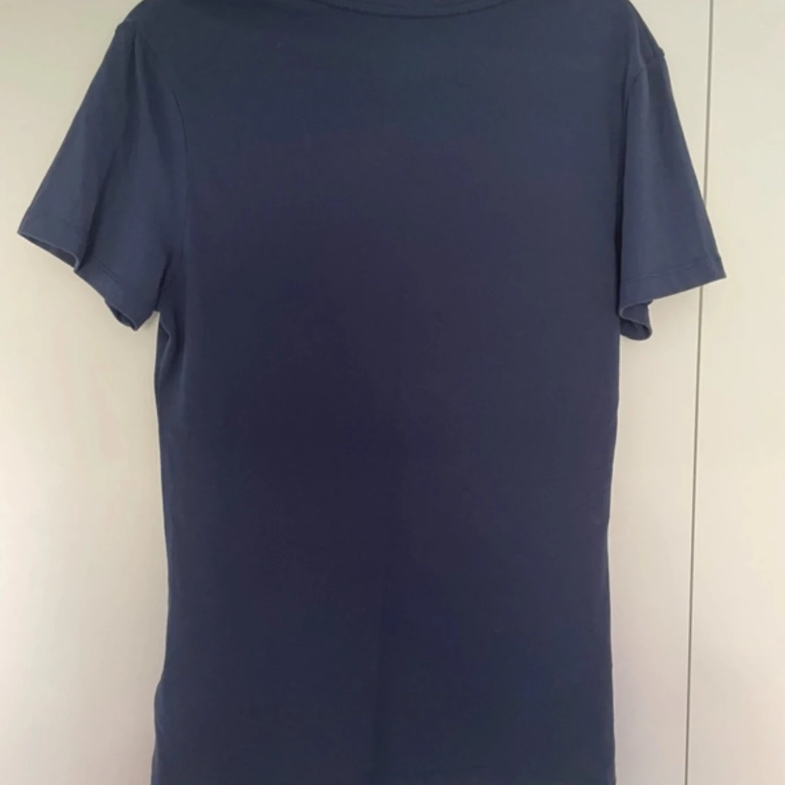 Mörkblå t-shirt från Calvin Klein Jeans - 2