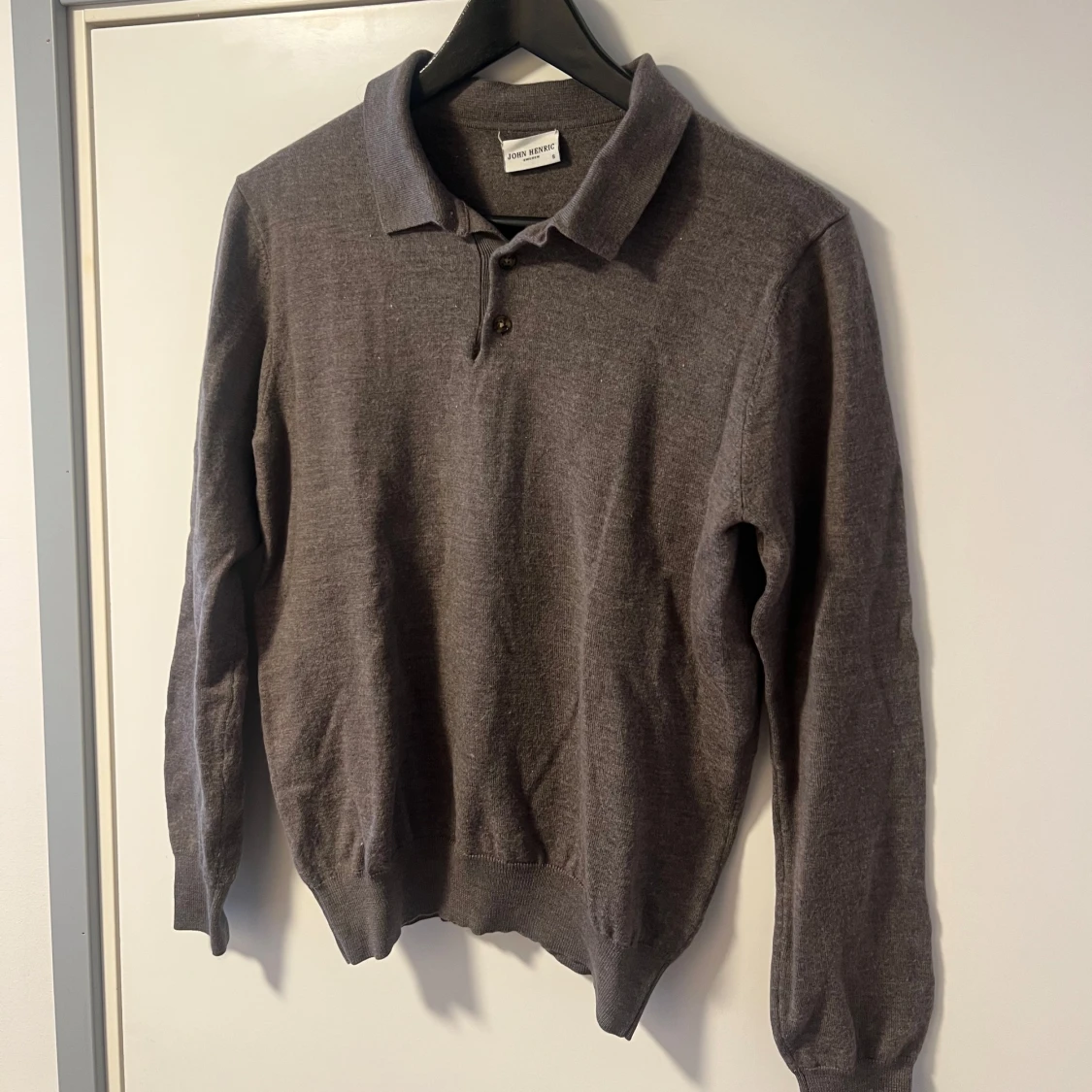 Grå merinoullströja från John Henric
