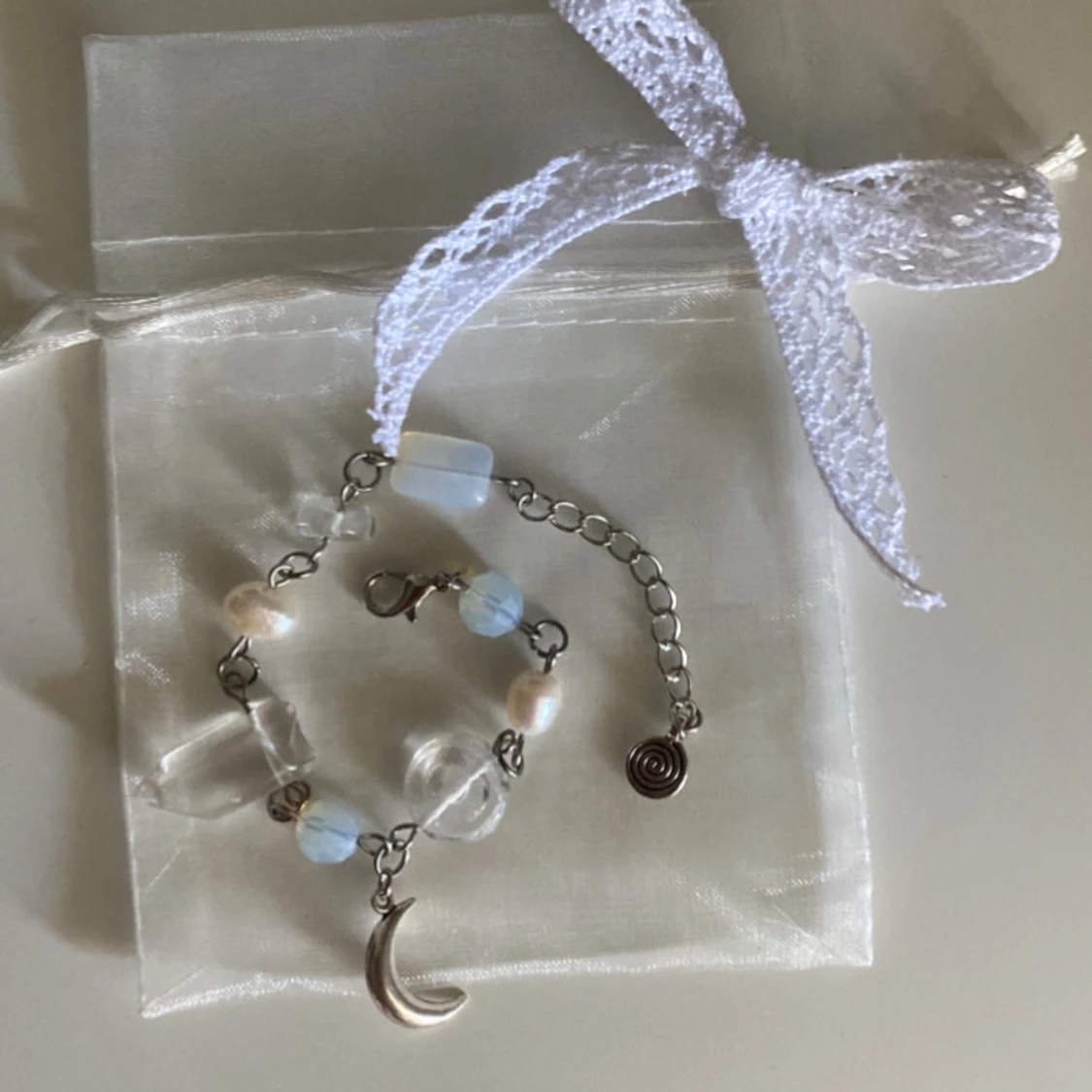 𝔹𝕣𝕒𝕔𝕖𝕝𝕖𝕥 𝕟𝕠𝟚 - 1