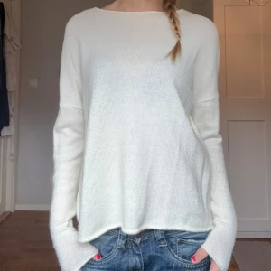 Stickad tröja - Supermysig stickad tröja! Knappt använd och därav i superfint skick❤️