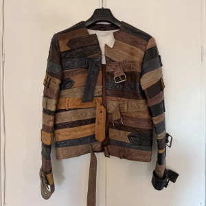  Maison Martin Margiela x H&M Belt Jacket - maison margiela h&m belt jacket size xs använd - bilder i dm dm @ottoholst ig för snabbare svar