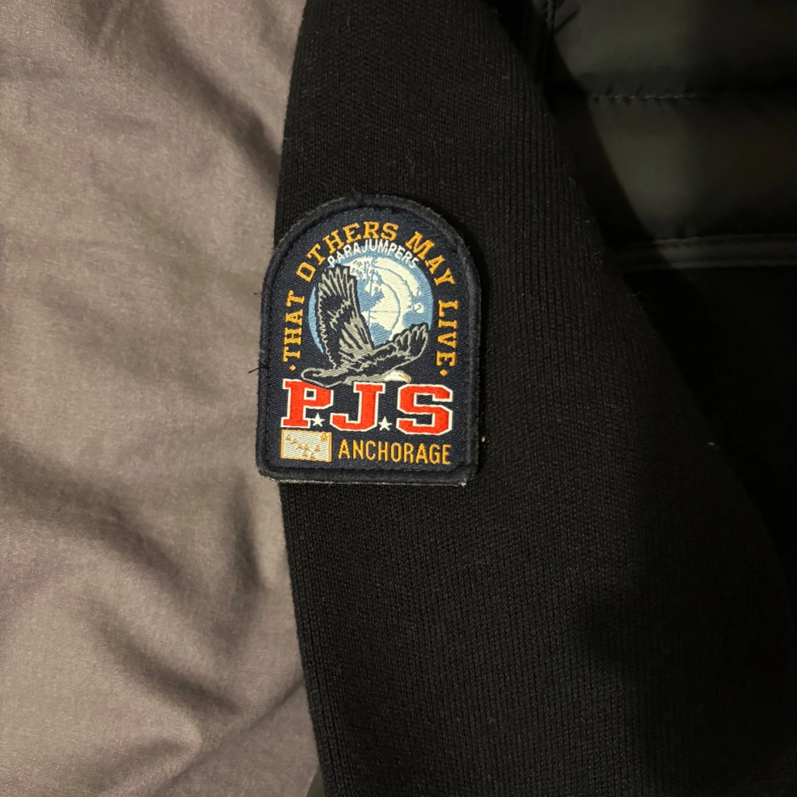 Svart pufferjacka från Parajumpers - 2