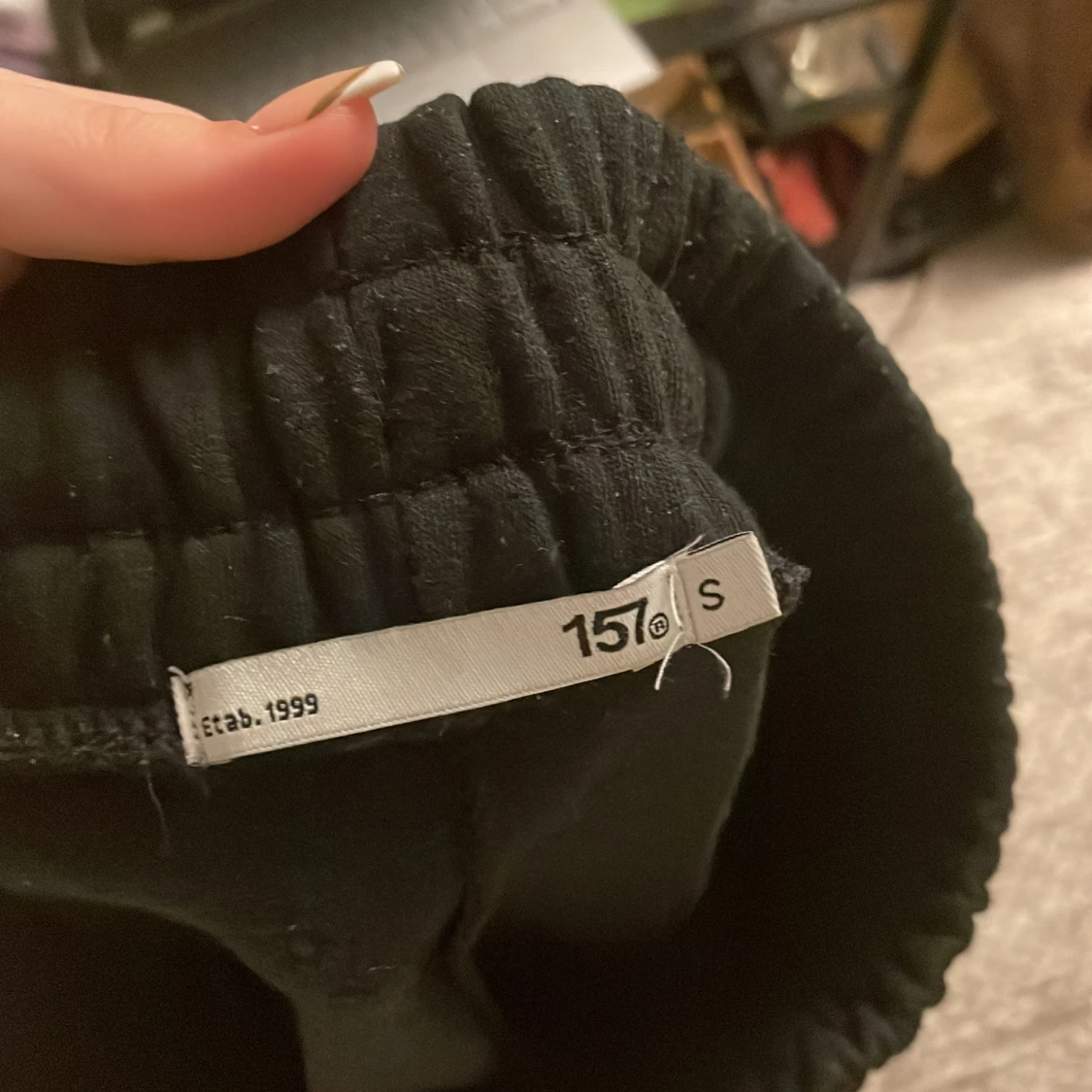 Svarta mjukisbyxor från 157 - 2