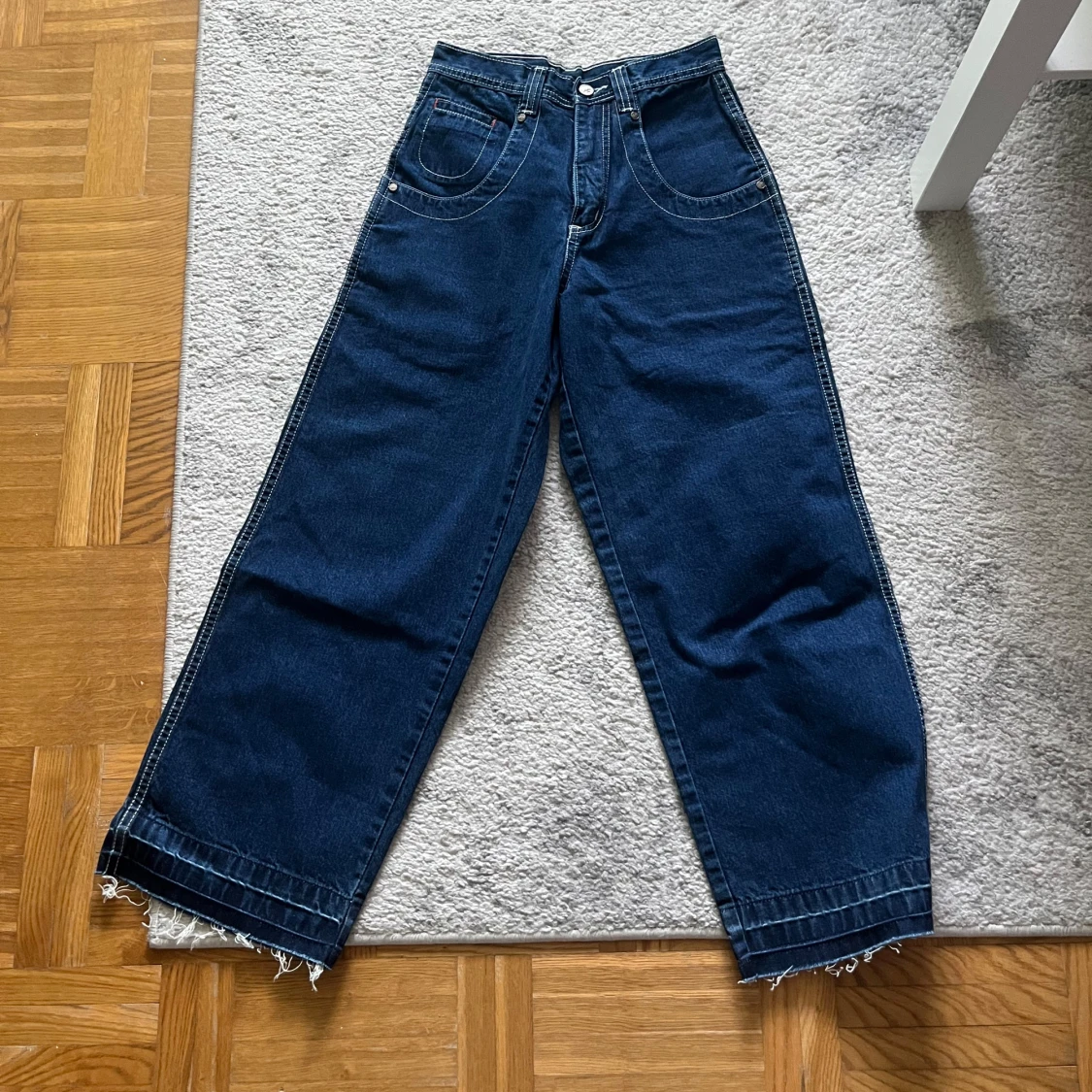 Mörkblå jeans med eldpatch från Bad Boy - 1