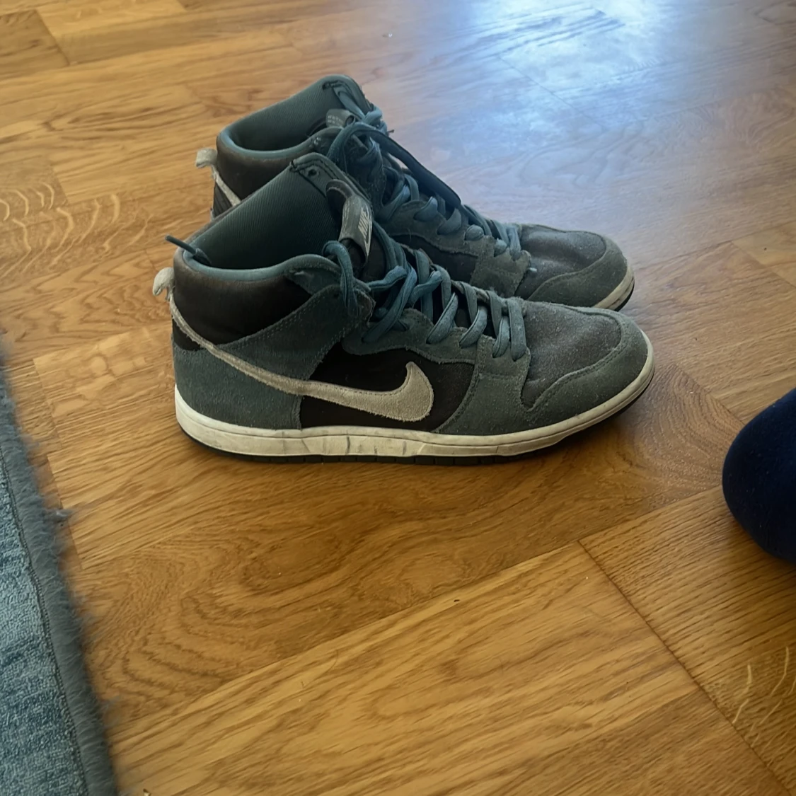 Nike SB Dunk High sneakers i blå grön mocka 