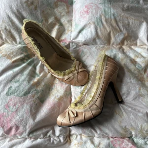 coquette heels  - oanvända 