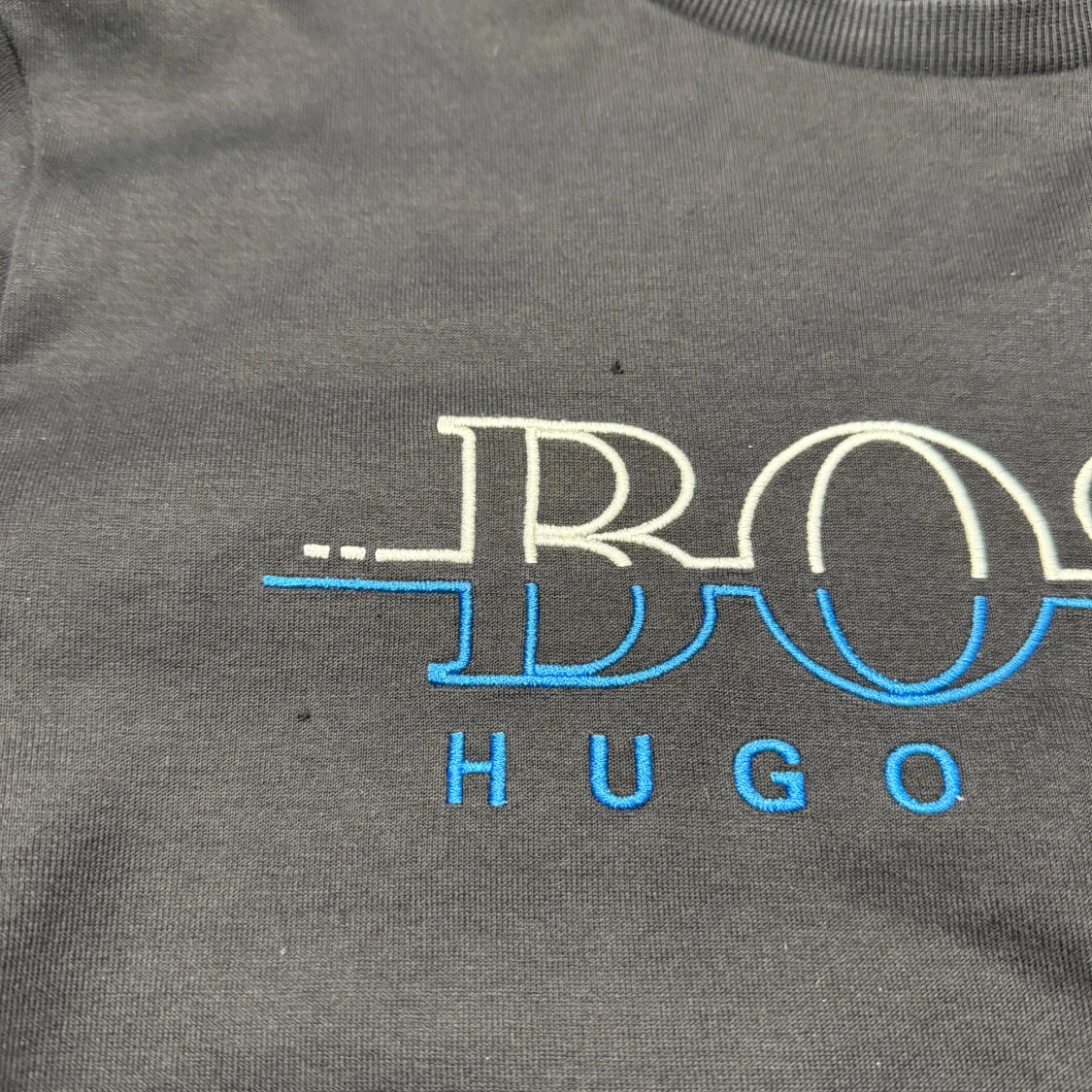 Svart sweatshirt från Hugo Boss - 1
