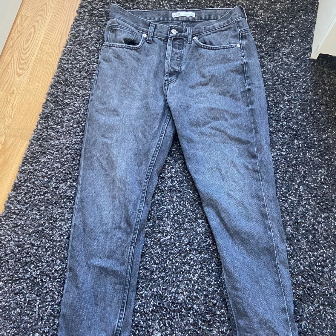 Grå jeans från ZARA