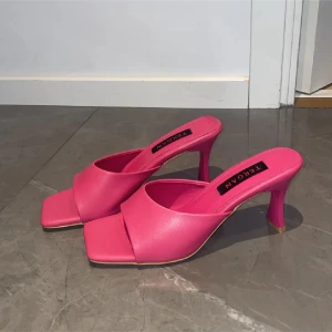 Rosa klackar till ”Depe” - Säljer mina rosa klackar