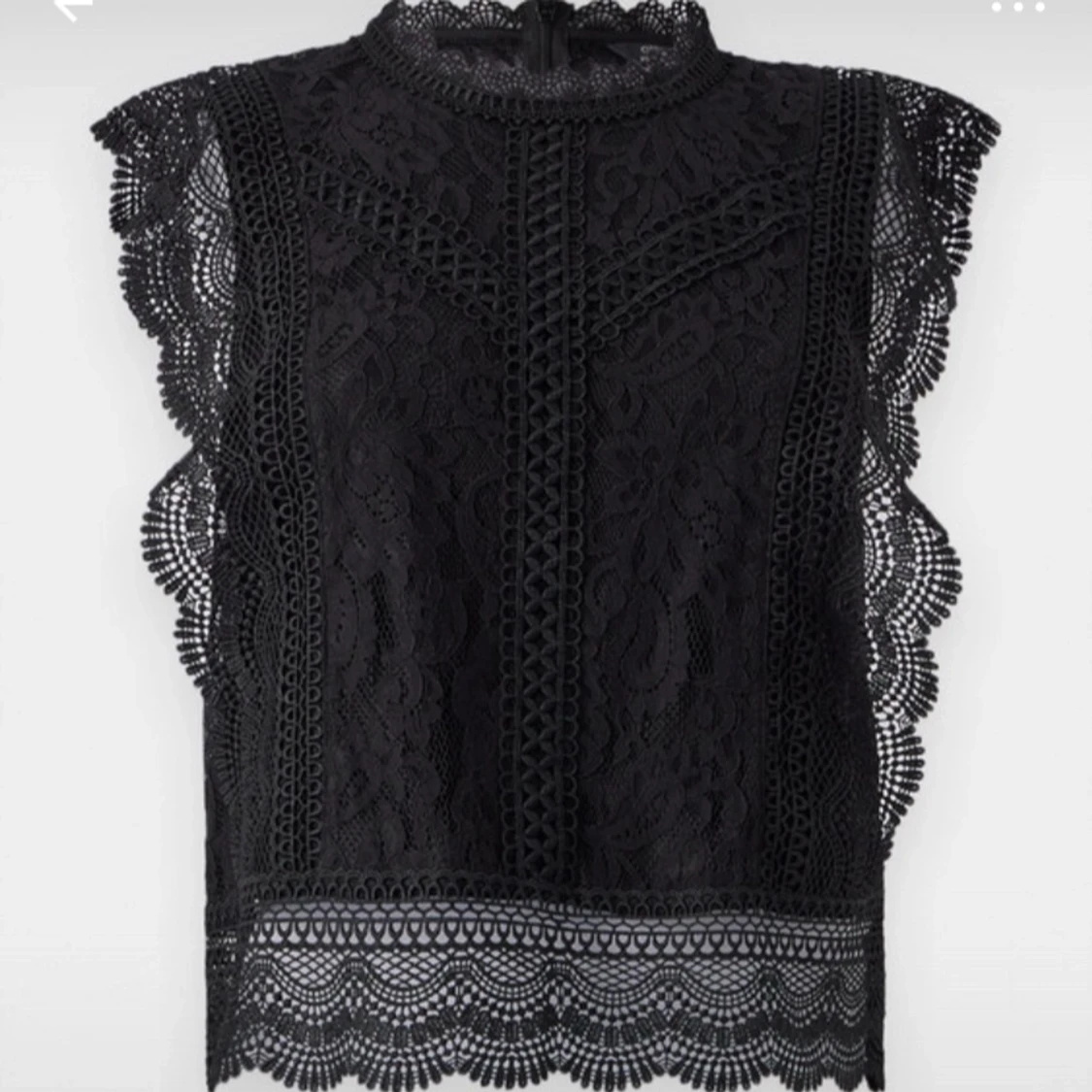 Svart spetsblus