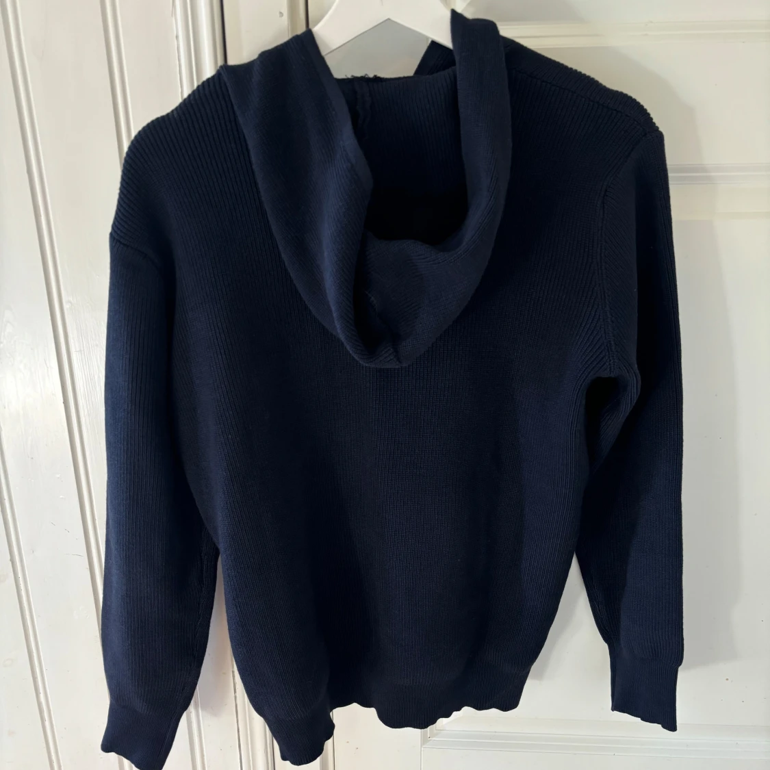 Mörkblå stickad kofta - 2