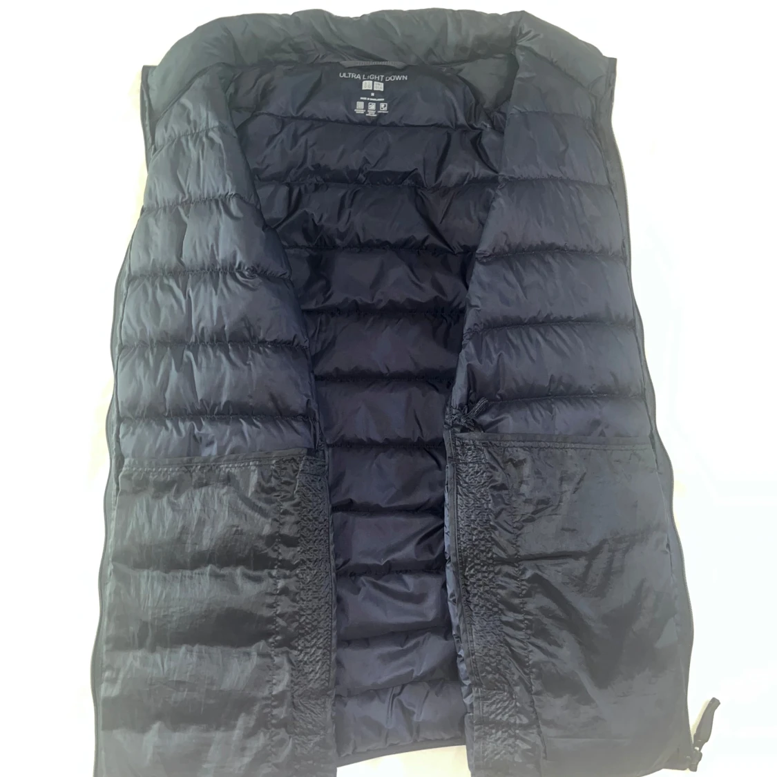 Svart dunväst från Uniqlo - 1