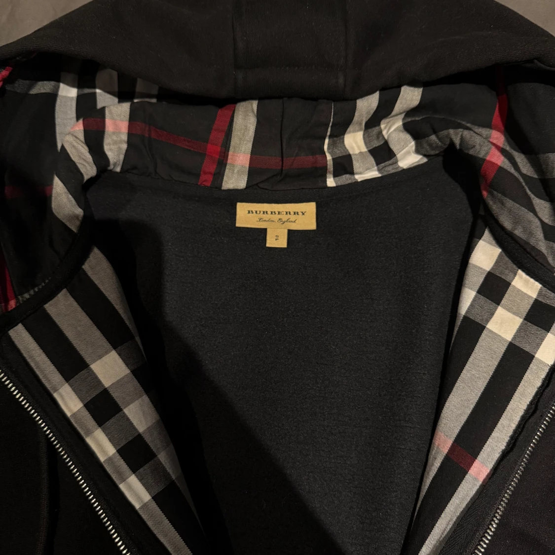 Svart huvtröja från Burberry - 1