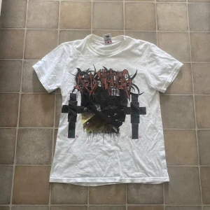 Bladee cold visisons merch - Bladee merch storlek m om ni har frågor är det bara att ställa. Använd typ 3 gånger 