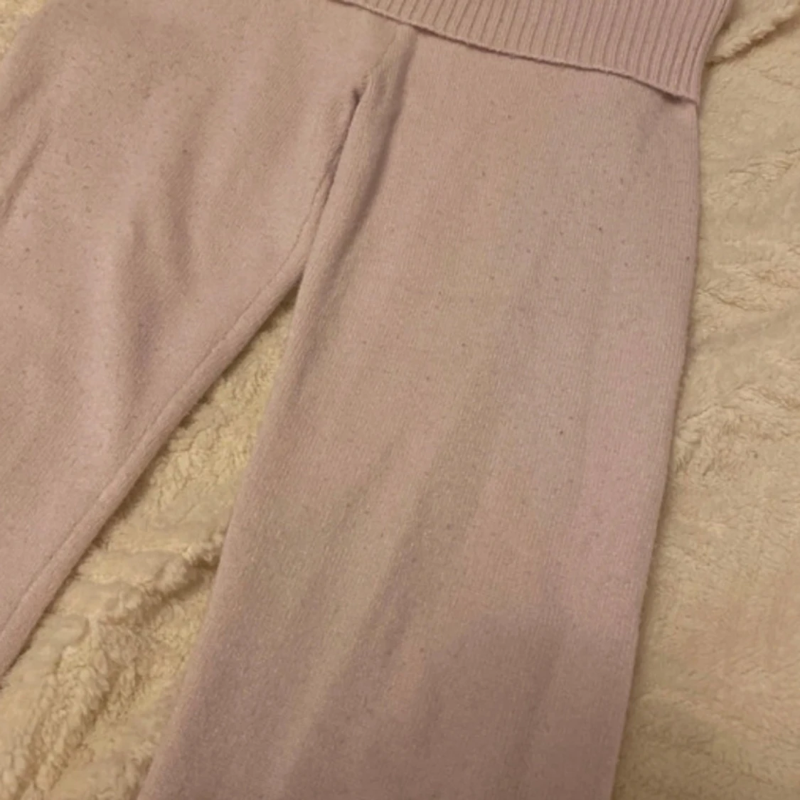 Rosa stickade byxor - 2