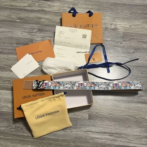 Bälte - Säljer nu mitt bälte. Har luggit på hyllan och aldrig använts. Ser fram imot att någon köper. Kom med era erbjudanden!