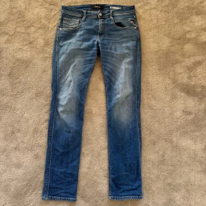 Replay jeans  - Replay jeans i modellen Anbass storlek W29 L30.