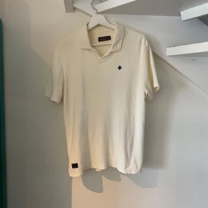 Morris piké - En jättefin morris pike tröja i absolut nyskick😊 tröjans nypris ligger runt 1200kr vårt pris 249kr