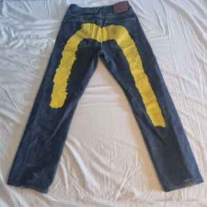 Evisu Jeans - Skit snygga evisu jeans i storlek 32!!💕💕