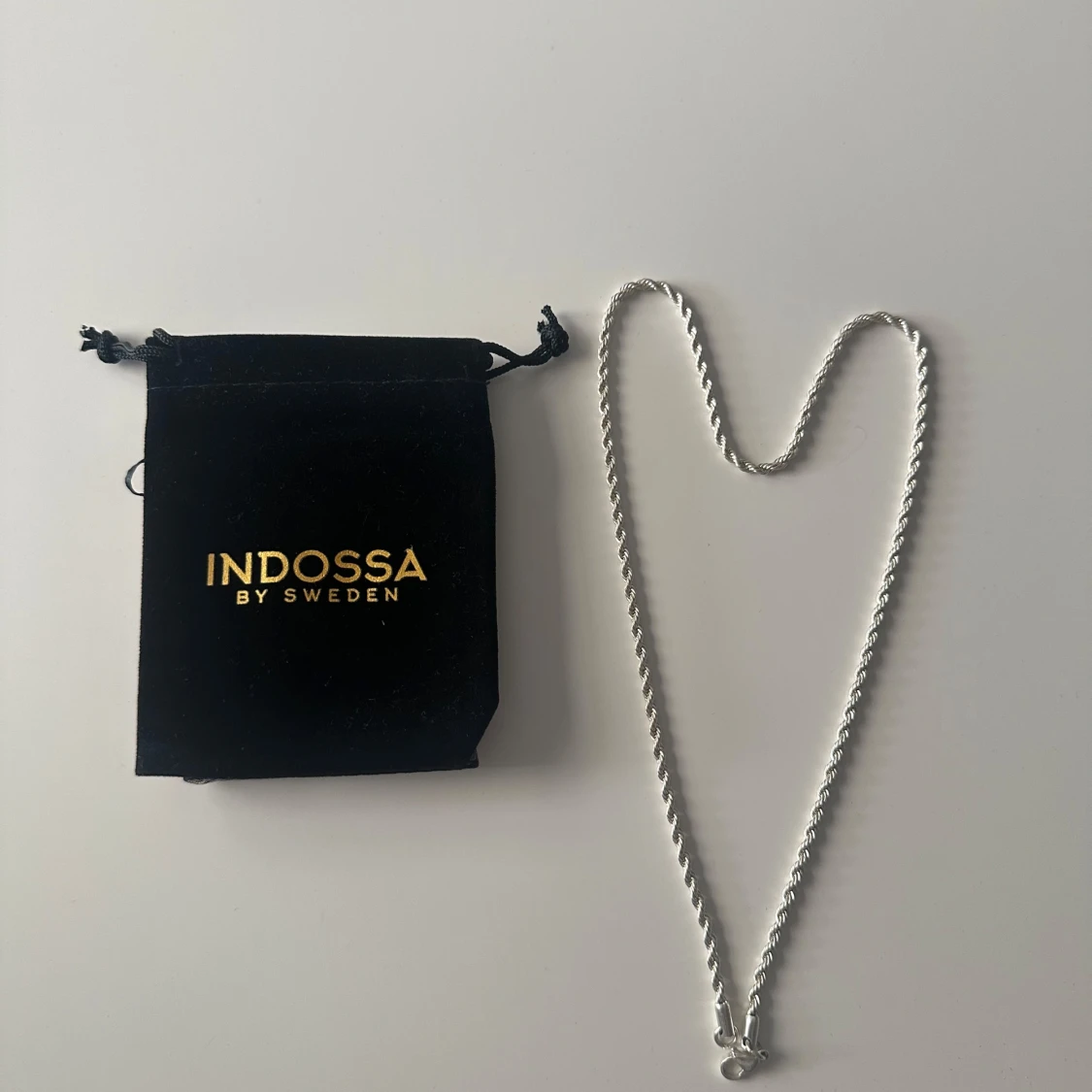 Silverfärgat halsband från Indossa - 1