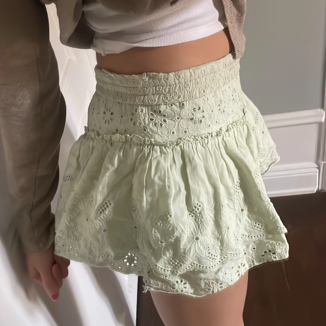 Ljusgrön broderad kjol zara - 1