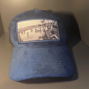 Emilio pendenza keps - Trendigaste kepsen på marknaden. Skicket på denna är 5/10. Knapparna är trasiga. Skriv för det minsta lilla. Kom med prisförslag 🇮🇹