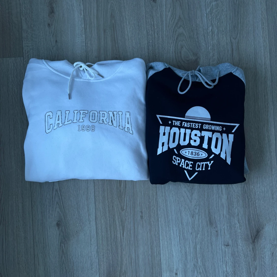 Två hoodies med tryck - 4