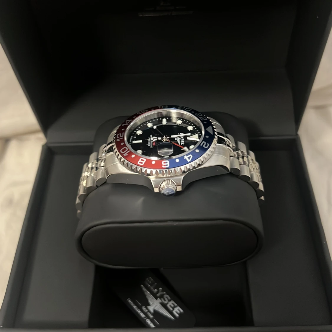 Elysee klocka med blå och röd bezel - 2