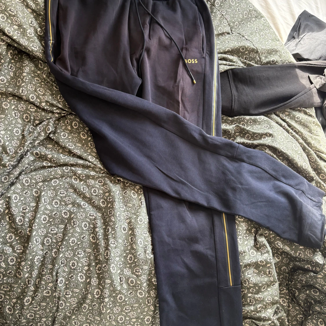 Svarta mjukisbyxor från BOSS - 1