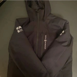 Sail racing jacka  - Köpt för 3500kr. Mycket snygg och bekväm.