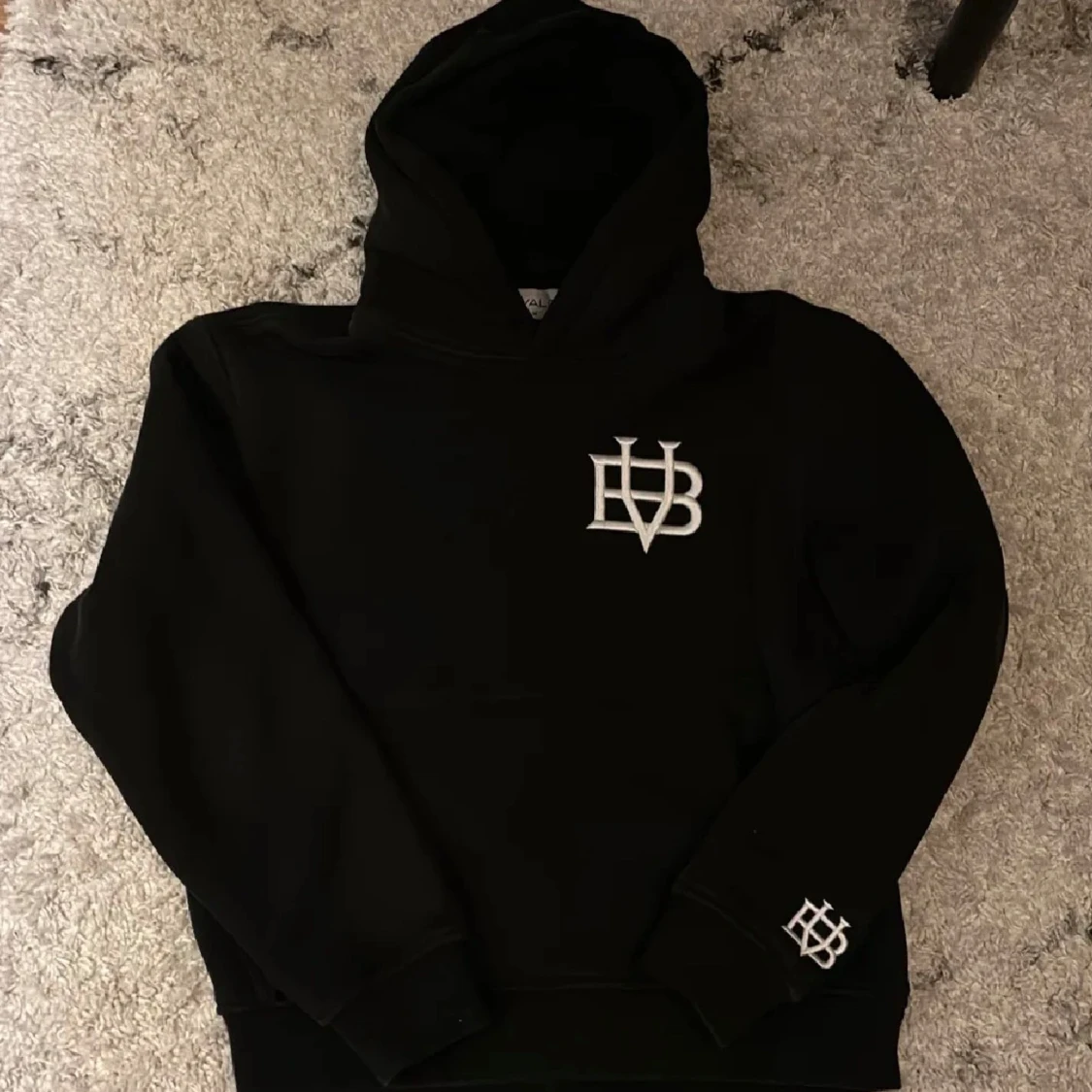 Svart Bvaldi Hoodie 