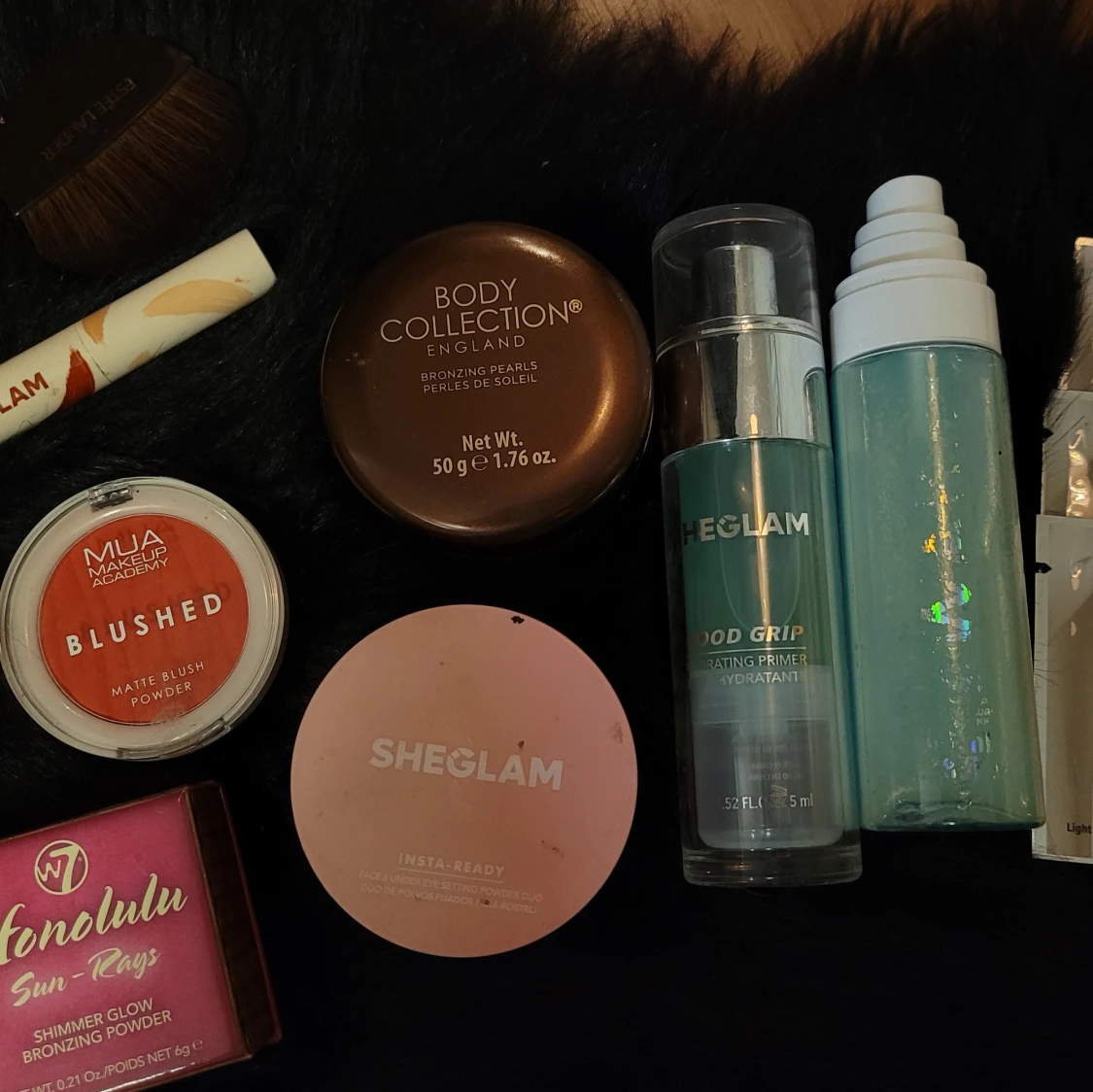 Sminkpaket med bronzer, primer och rouge