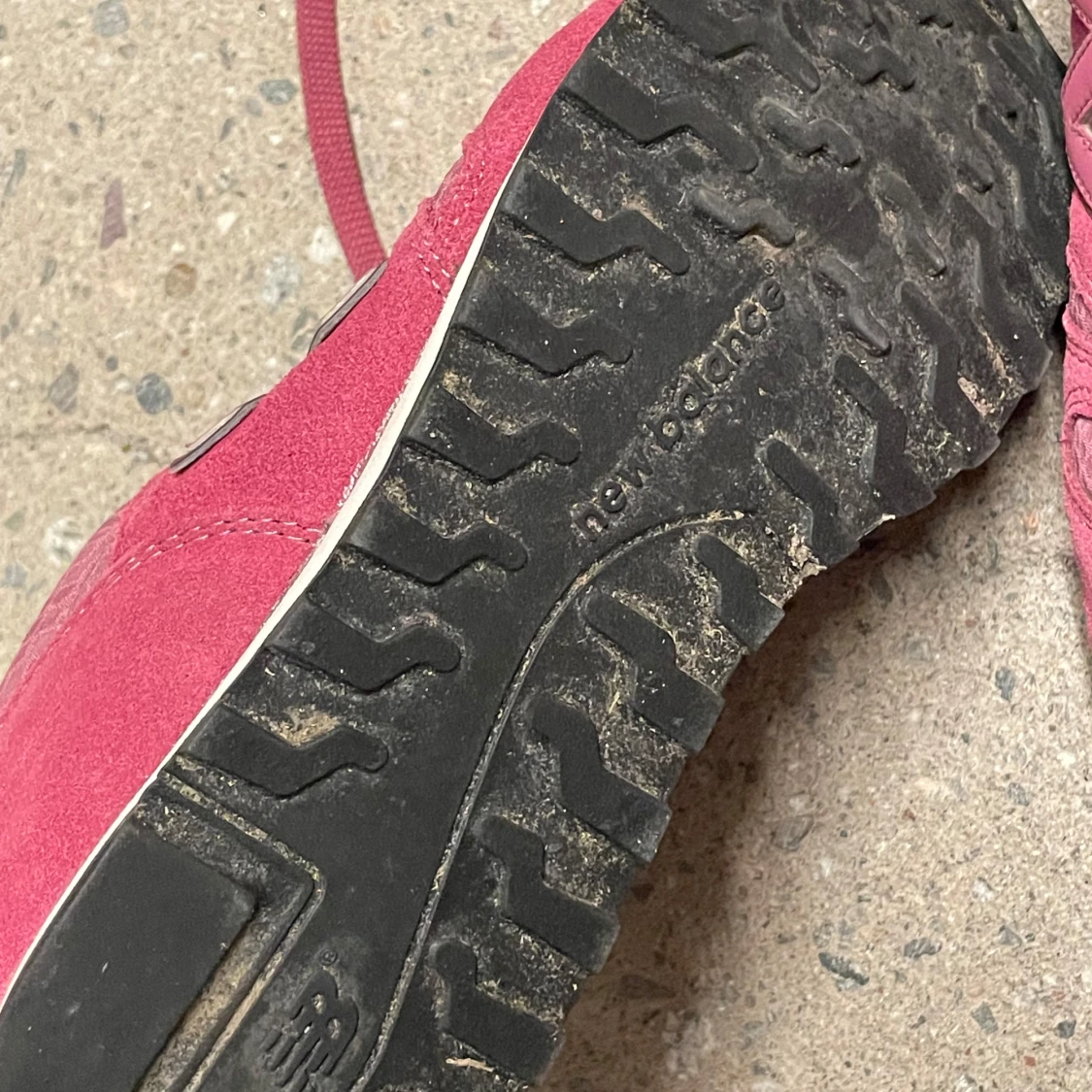 Vinröda New Balance 373 sneakers - 2