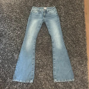 Gina jeans 14+ tall  - Säljer då de inte kommer till användning.  Använt dom ca 2 gånger  