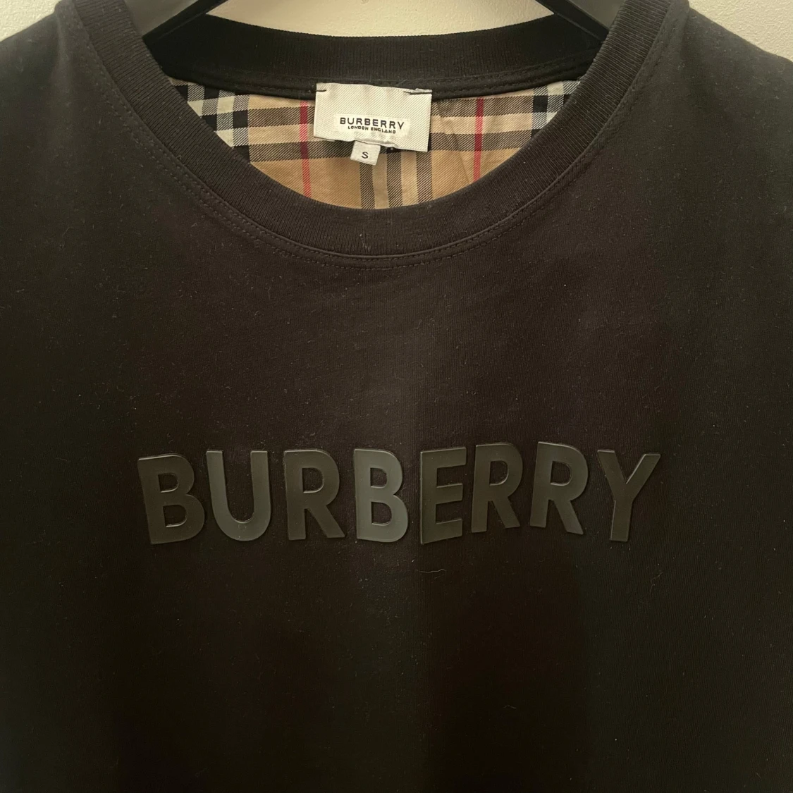 Burberry T-shirt med mönster inuti - 2