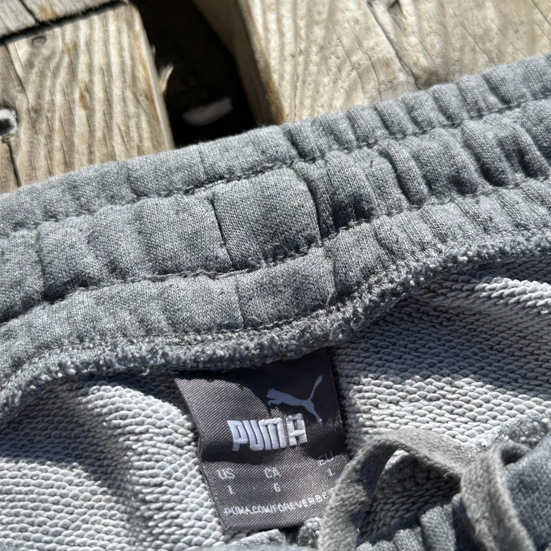 Grå mjukisbyxor från Puma - 3