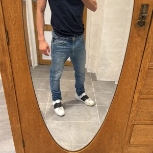 Replay jeans  - Ett par snygga jeans från Replay i storlek W31 L32 i modellen Mirhal 