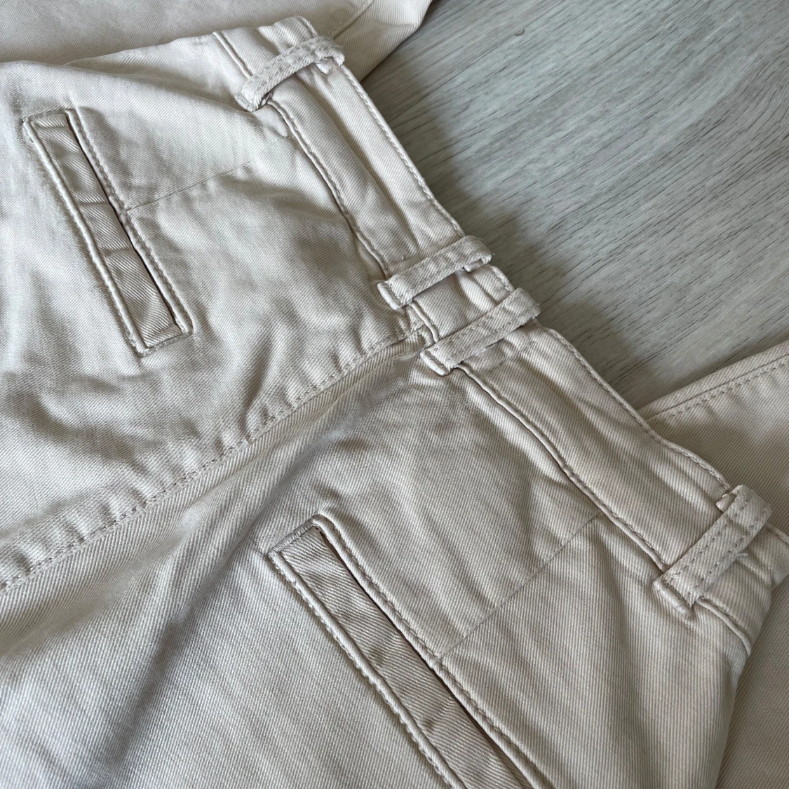 Beiga wide kostymbyxor från MNG - 1