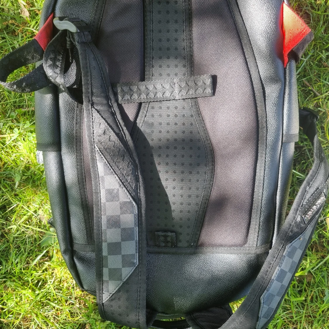 Svart ryggsäck från Sprayground - 2