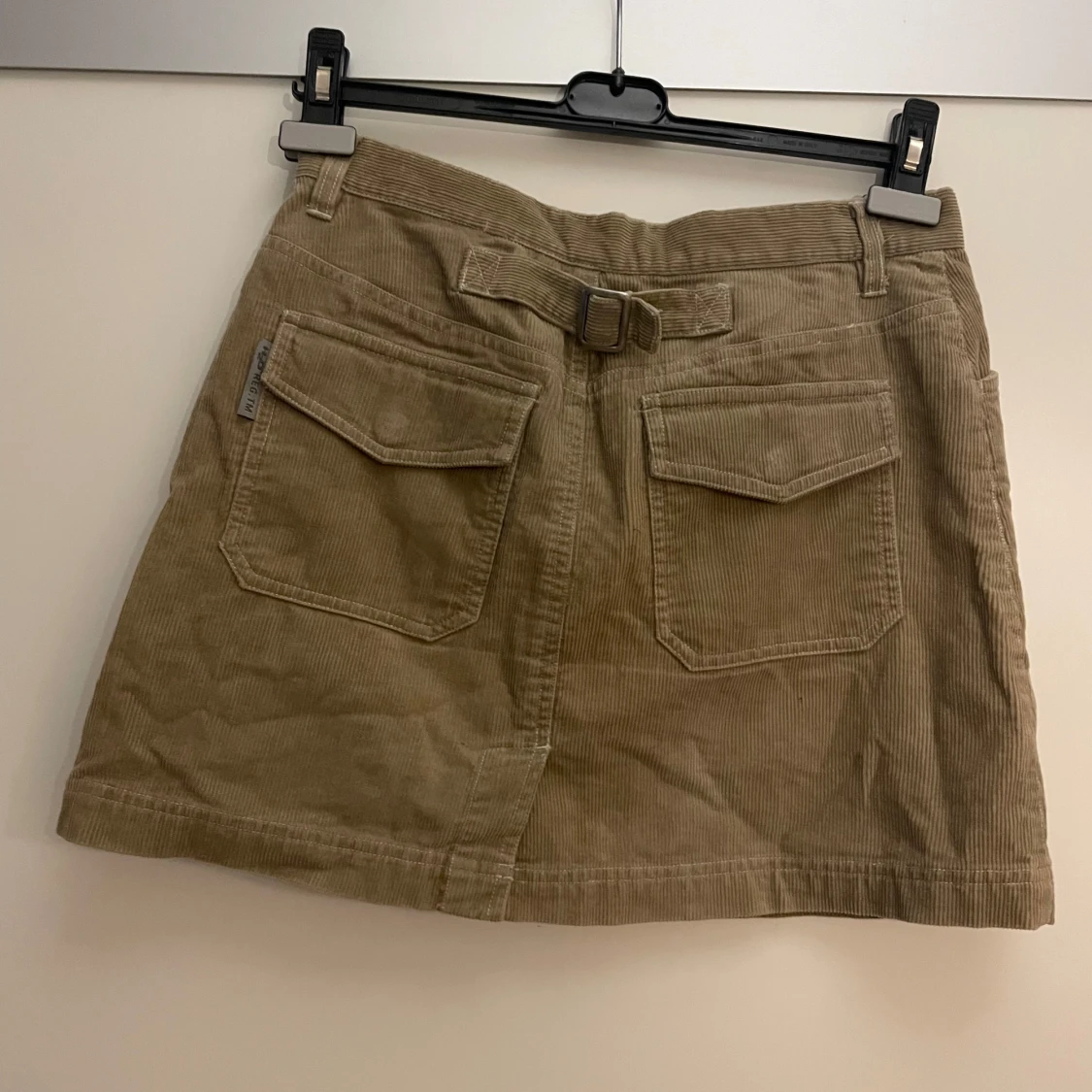 Beige manchesterkjol från H2O Woman - 1