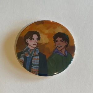 Young Royals pins - Pins med Young Royals.