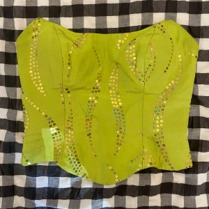 Korsett - I toppen skick. Storlek 38 men sitter som 36.