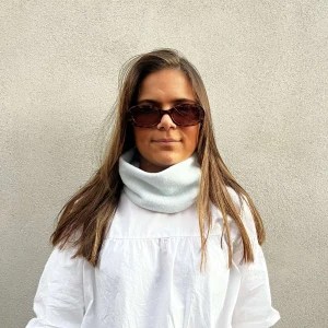 Fleece buffar - Vi säljer buffar i olika färger för 140kr styck. Köp buffarna via annonser i vår profil 🩵🩵🩵