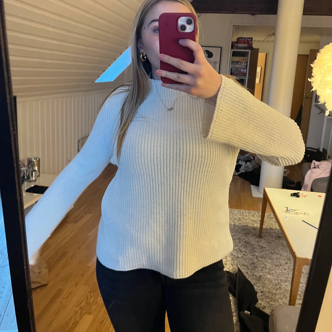 Vit stickad tröja - 1