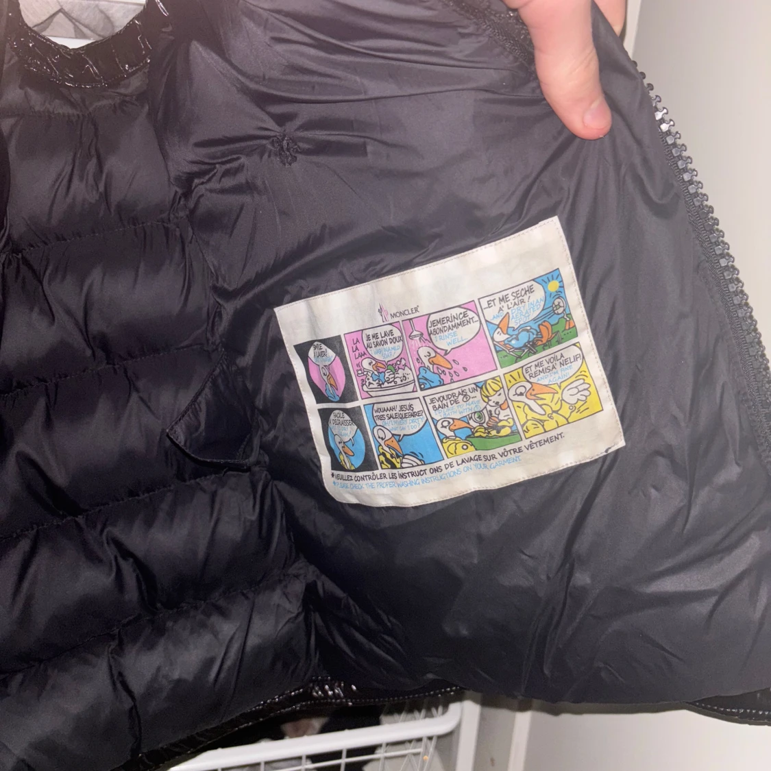 Svart dunväst från Moncler - 4