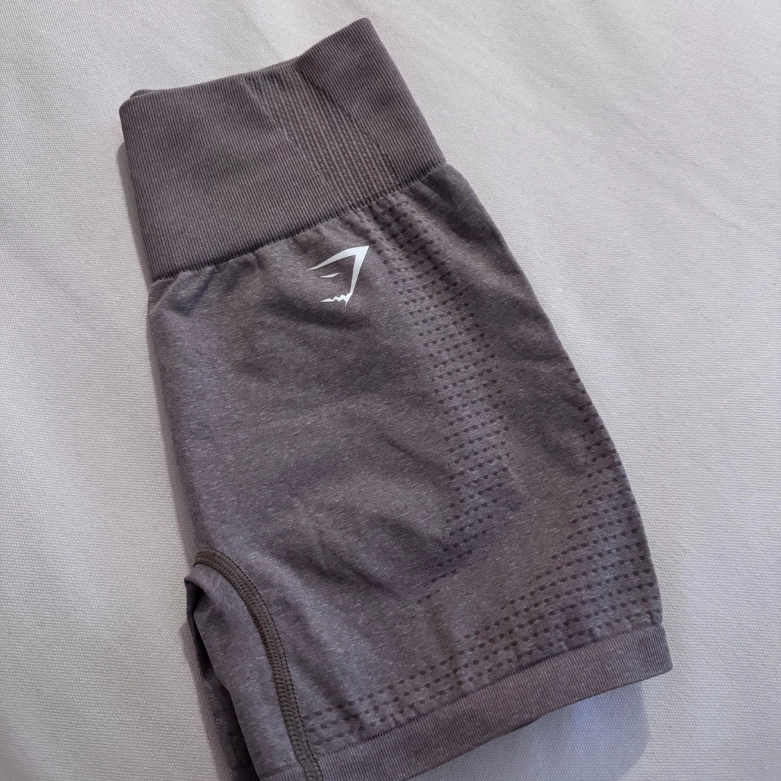 Beige/bruna shorts från Gymshark - 1